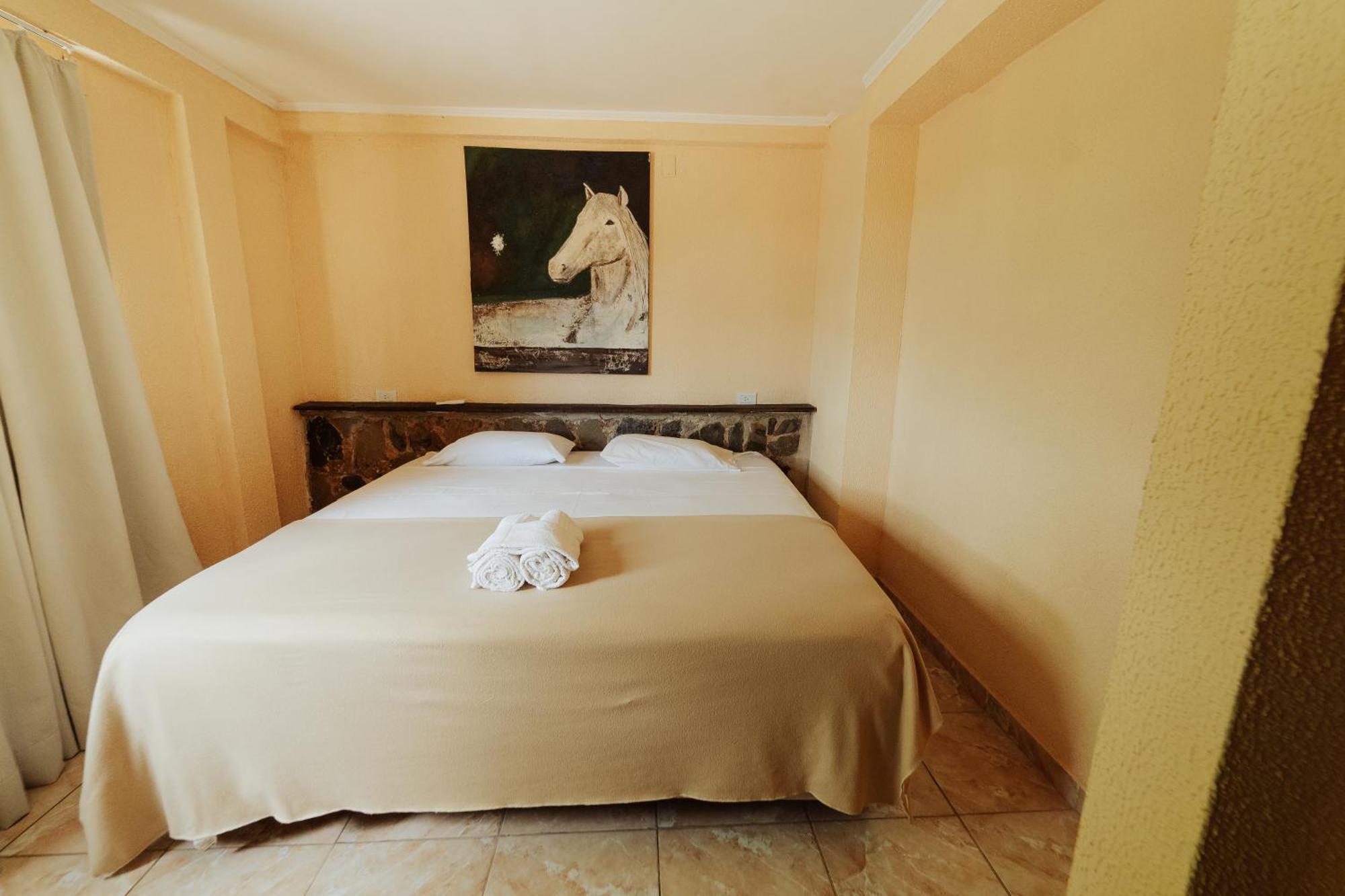 Isondu & Breakfast Hotel 3*